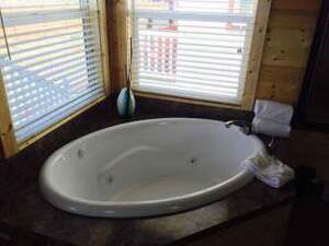 Ocean View Jetted Tub Cottage Photo 5
